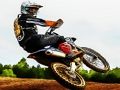 Joc Cascadorii de curse de dirtBike on-line