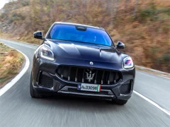 Joc Maserati Grecale Puzzle on-line