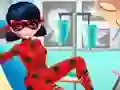 Joc Dotted Girl Ambulance For Superhero on-line