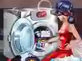 Joc LadyBug Washing Costumes on-line