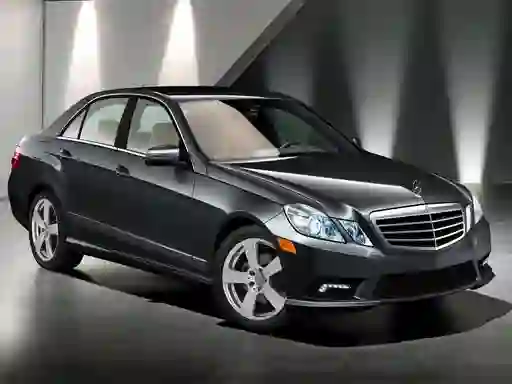 Joc E-Class Sedan Puzz on-line