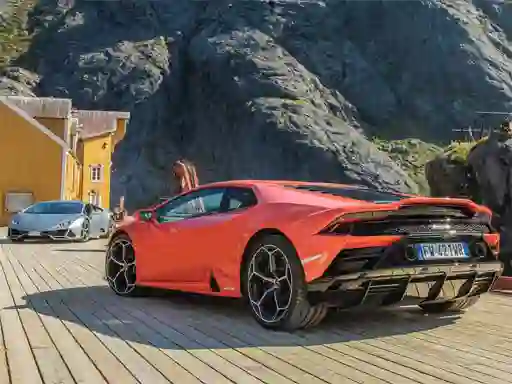Joc Huracan Evo Puzzle on-line