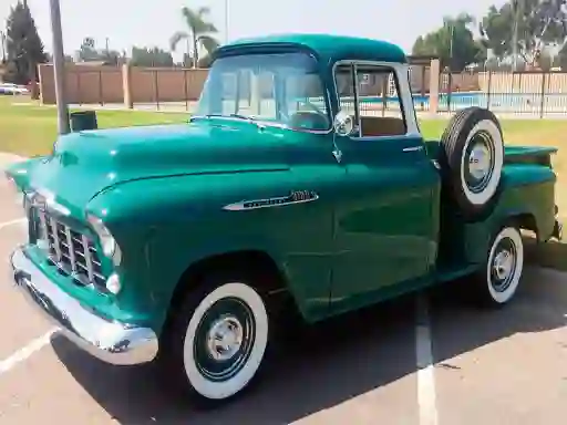 Joc Classic Trucks Puzzle on-line