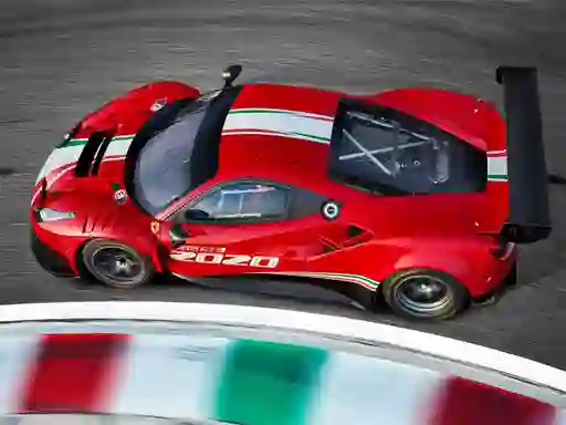 Joc Ferrari 488 GT3 Evo on-line