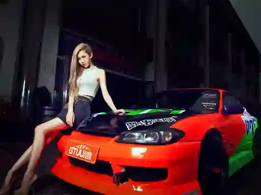 Joc Girls and Cars on-line