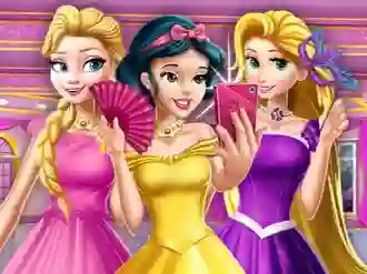 Joc Princesses At Masquerade on-line