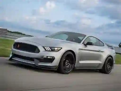 Joc Mustang Shelby Puzzle on-line